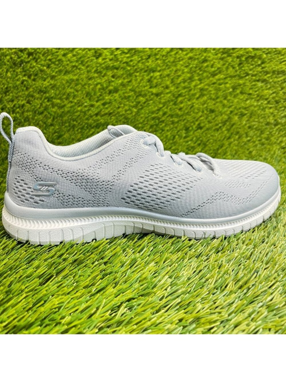 Skechers Virtue Ambrosia Womens Size 7 Gray Athletic Running Shoes Sneakers